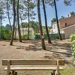Awesome In With Heated Swimming Pool Hébergement de vacances *