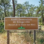 Hébergement de vacances Awesome In With Heated Swimming Pool La Faute-sur-Mer