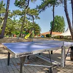 Awesome In With Heated Swimming Pool Hébergement de vacances *