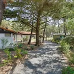 Awesome In With Heated Swimming Pool Hébergement de vacances La Faute-sur-Mer