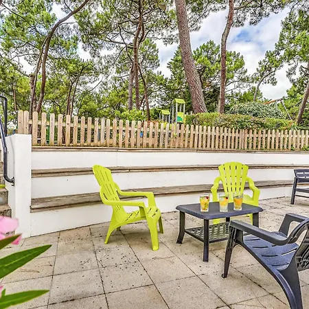 Hébergement de vacances Awesome In With Heated Swimming Pool *